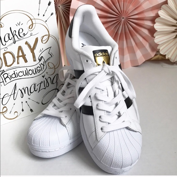 adidas Shoes - NEW Adidas Superstar Sneakers 🏃‍♀️👟